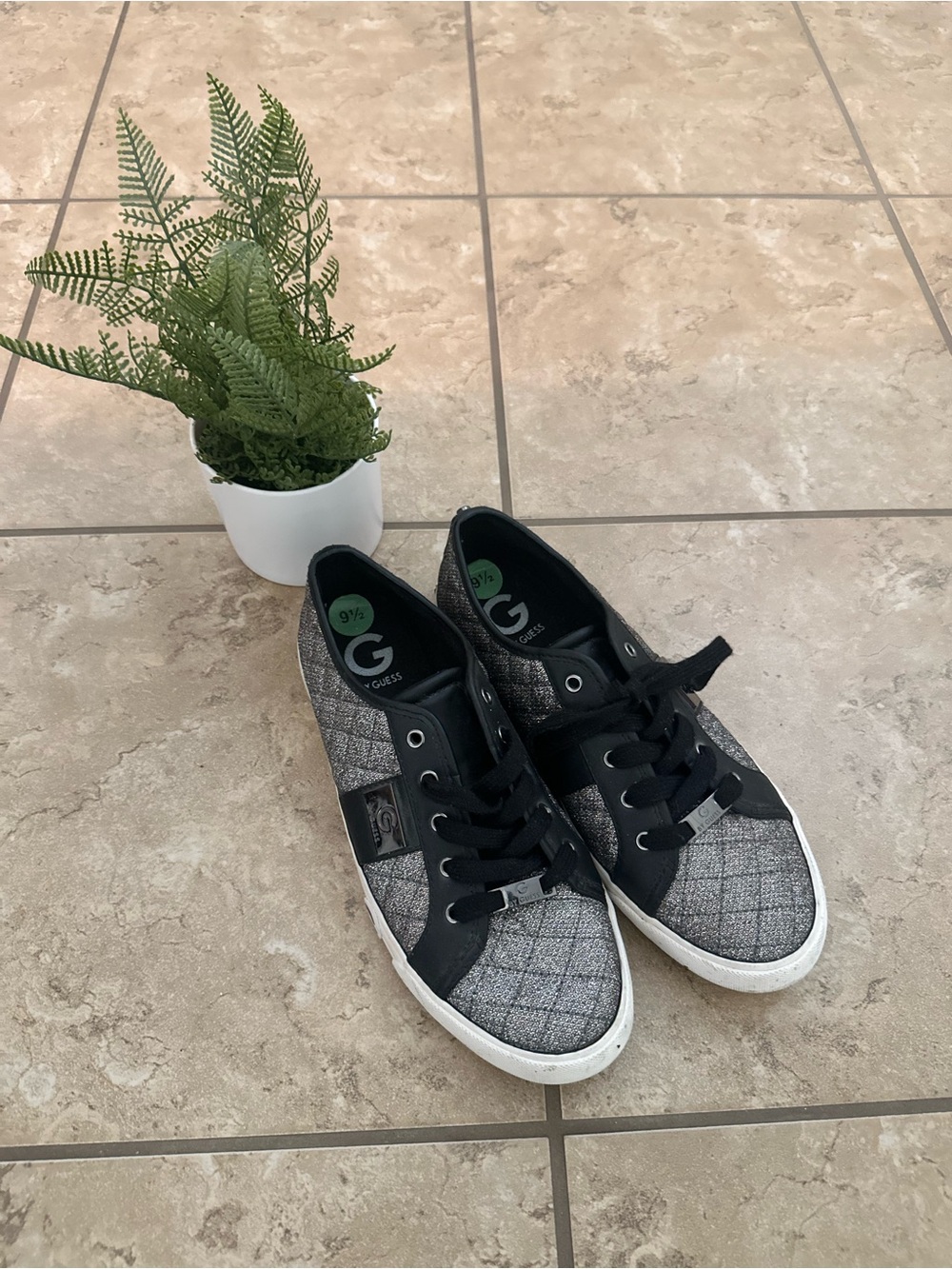 WOMENS GUESS SNEAKERS